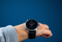 The Intersection of Technology and Faith: Smartwatches and Prayer Times The Intersection of Technology and Faith: Smartwatches and Prayer Times